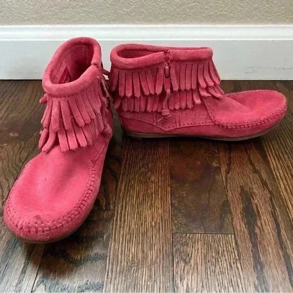 Minnetonka Girls Moccasin Fringe Pink Ankle Leather Boots Side Zip Size 13